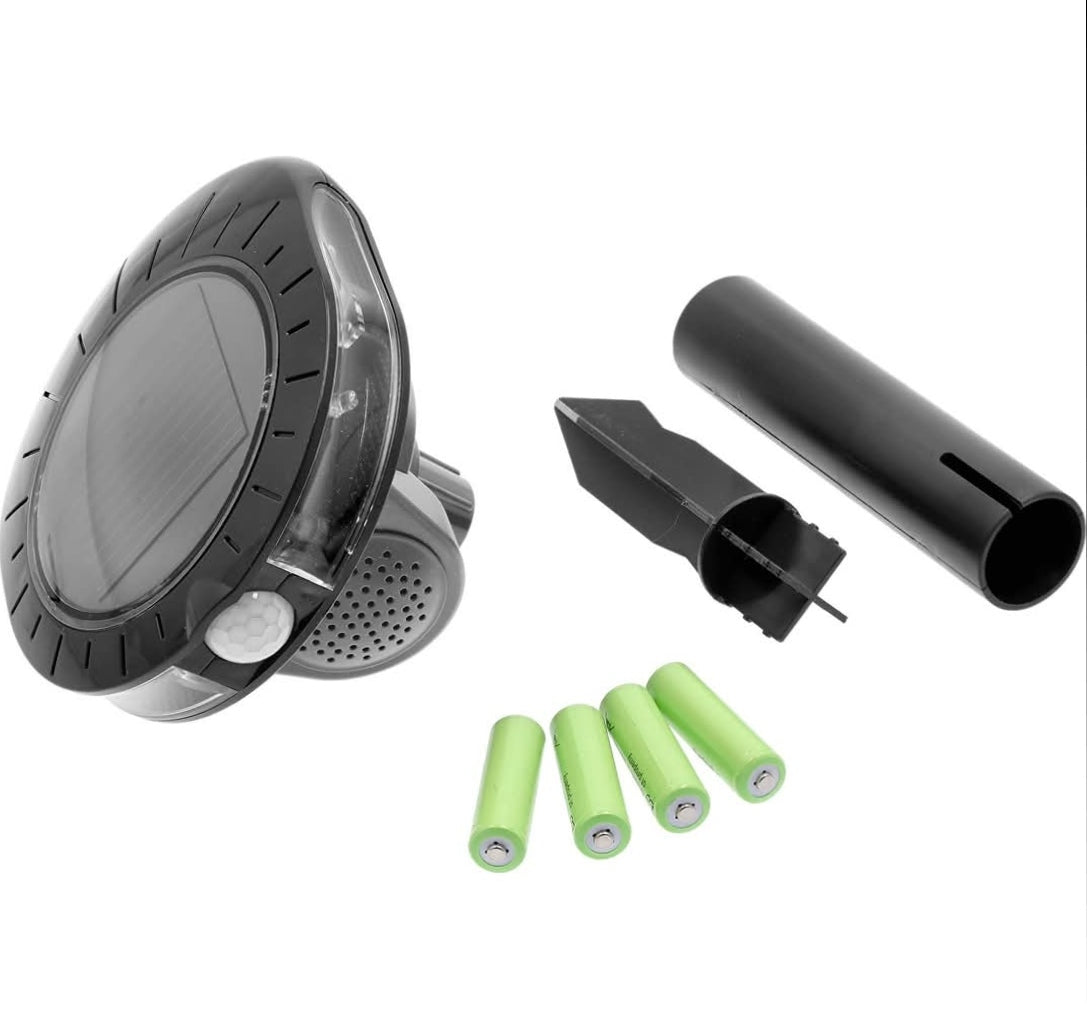 The solar sound/flash animal repeller