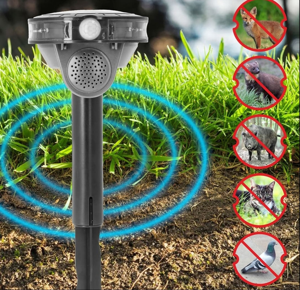 The solar sound/flash animal repeller