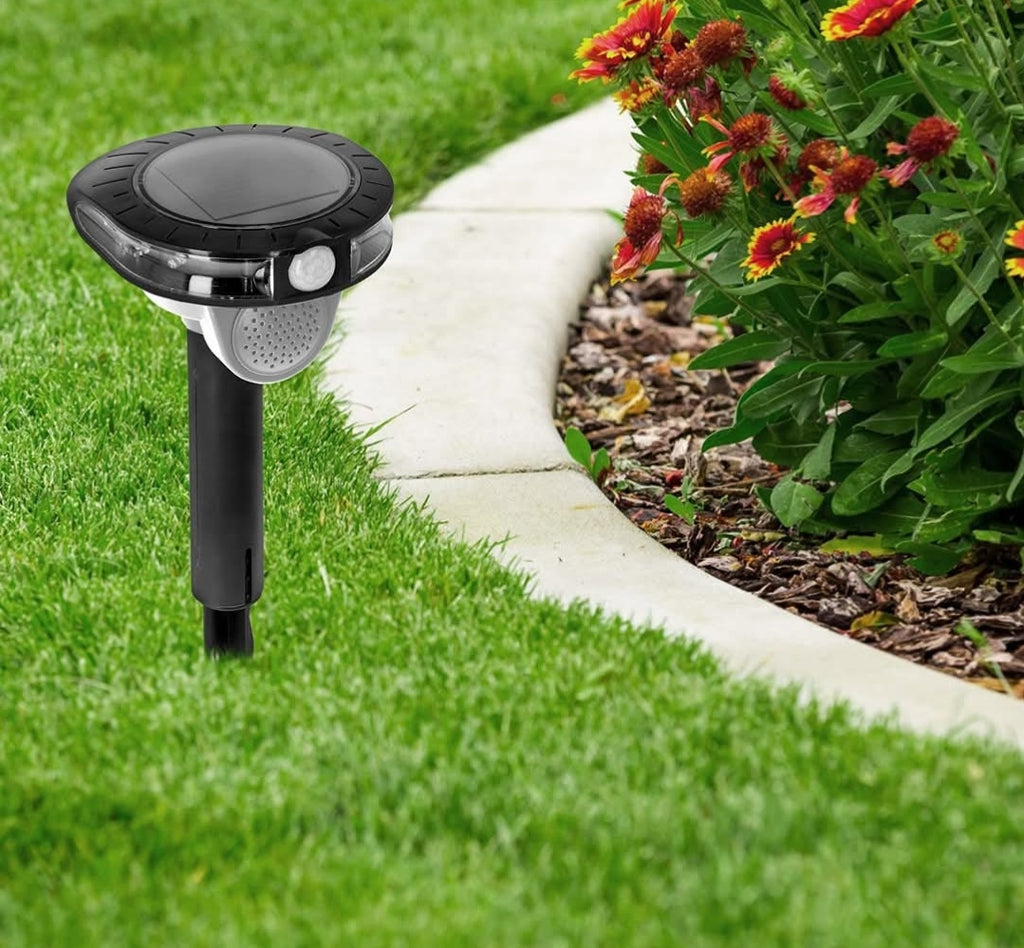 The solar sound/flash animal repeller